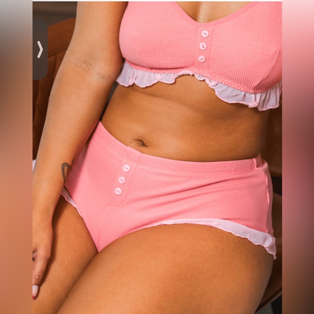 Knotty Knickers Pink Bra and Panty Set Size Small